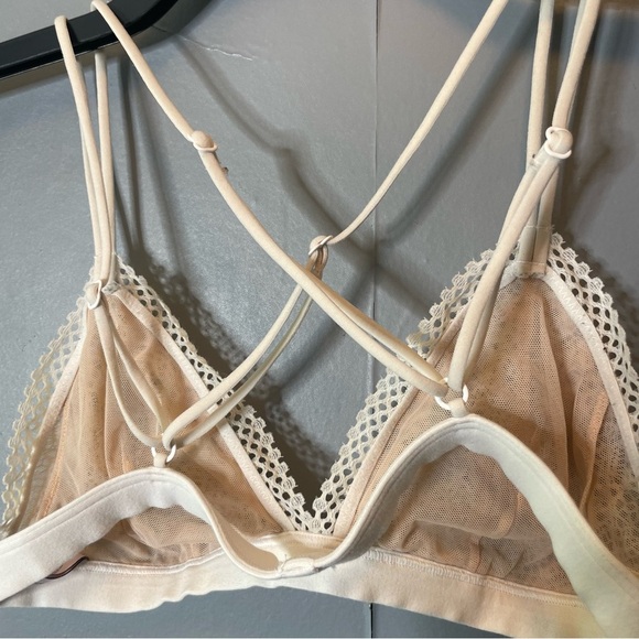 Victoria’s Secret Lace Bralette in Cream size medium - Picture 4 of 6